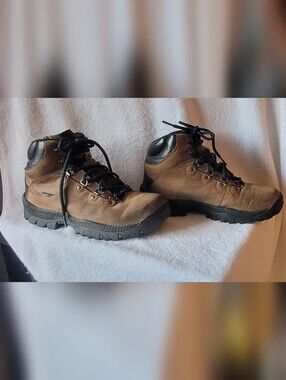 Hi-Tec Crestone Brown Suede Mens Size 9, Great Work Or Outdoor Hiking Boots